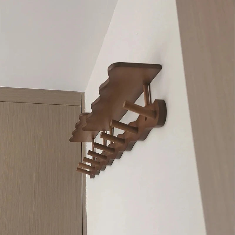 Vegghengt knaggrekke i bambus – med oppbevaringshylle